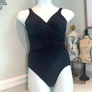 Miraclesuit Ruched One-piece Swimsuit size 10 EUC